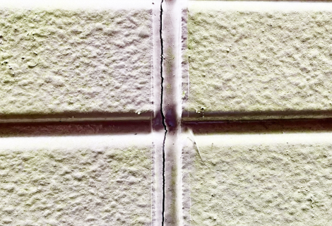 コーキングのひび割れ